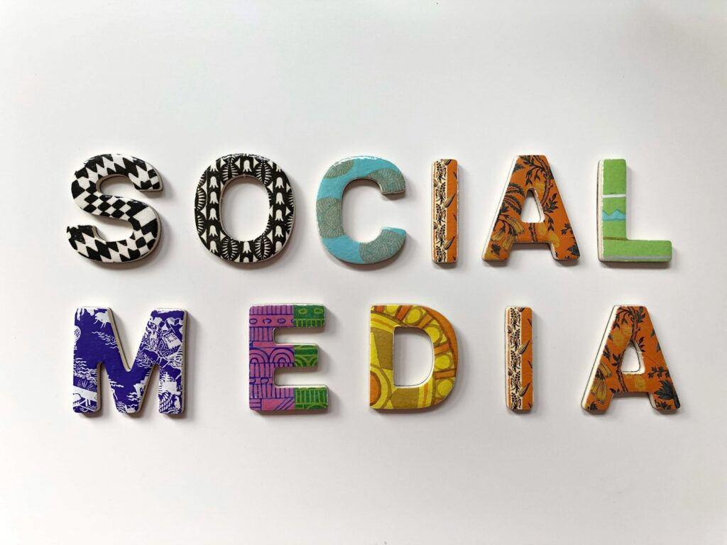 Médias Sociaux